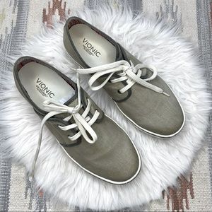 SOLD Vionic Bryson Men's Beige Canvas Low Top Sneakers Orthaheel Technology